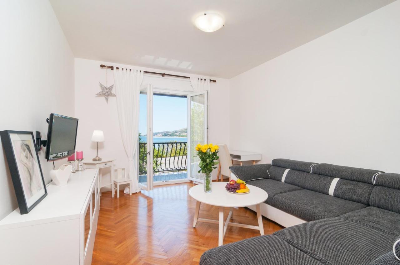 Apartment Victoria Omiš Exteriör bild