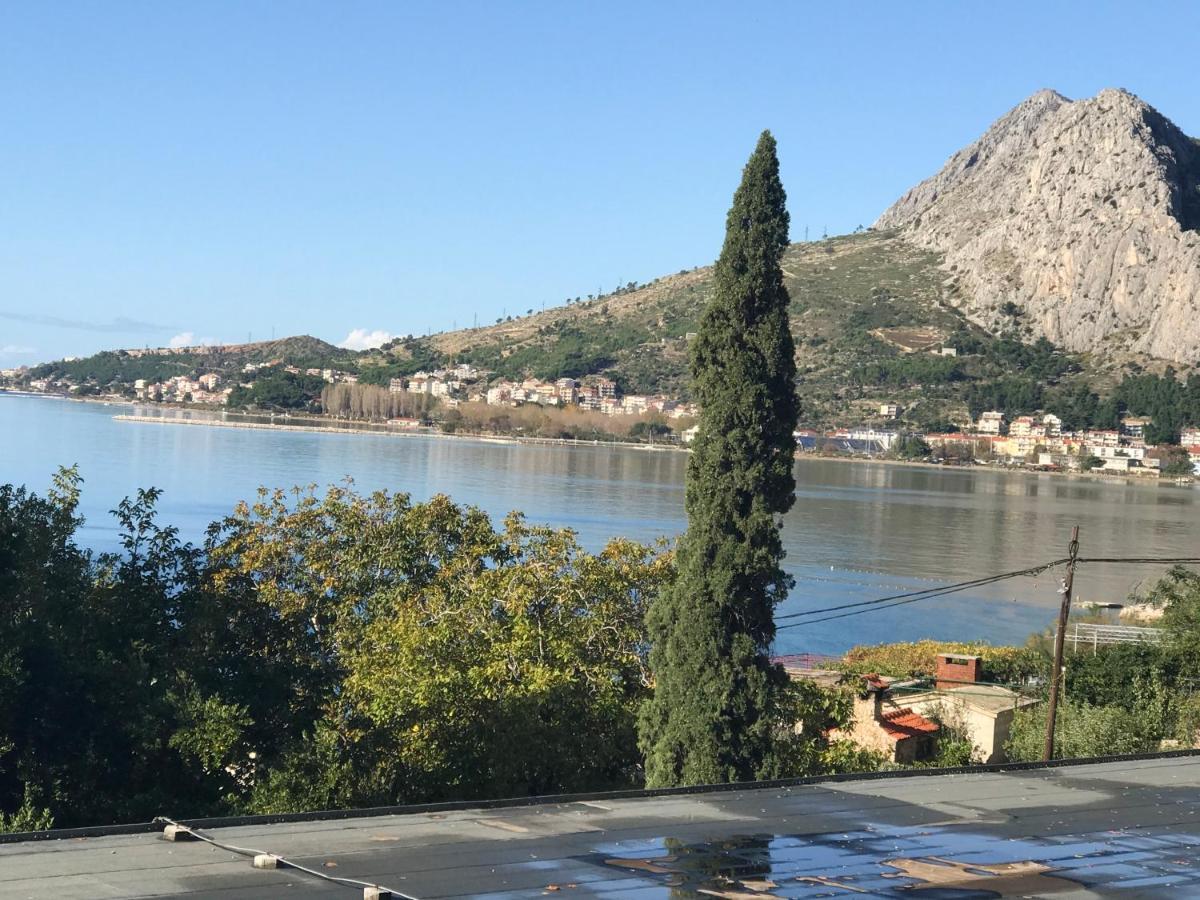 Apartment Victoria Omiš Exteriör bild